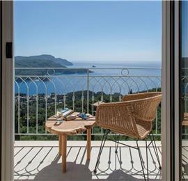 3 bedroom villa with pool & sea views, near Palaiokastrítsa, sleeps 6